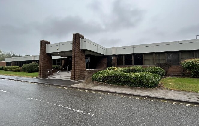 13 A/B Ravensbank Dr, Redditch for sale Primary Photo- Image 1 of 1