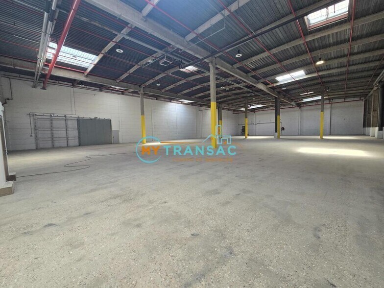 Industrial in Rosny-sous-Bois to rent - Building Photo - Image 3 of 17