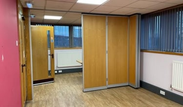 1-4 Diamond Way, Stone to rent Interior Photo- Image 2 of 4