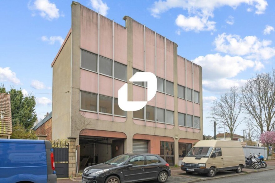 Light Industrial in Cachan to rent - Building Photo - Image 2 of 12