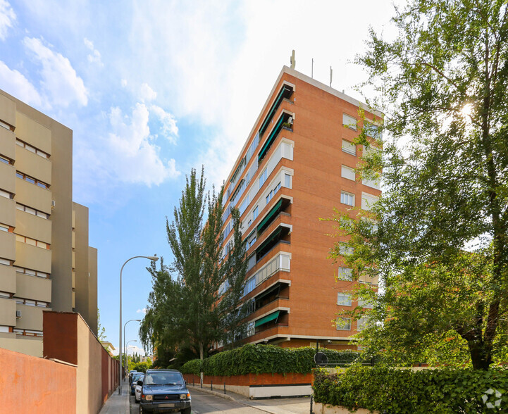 Calle Lígula, 6-6, Madrid, Madrid for rent - Primary Photo - Image 1 of 3