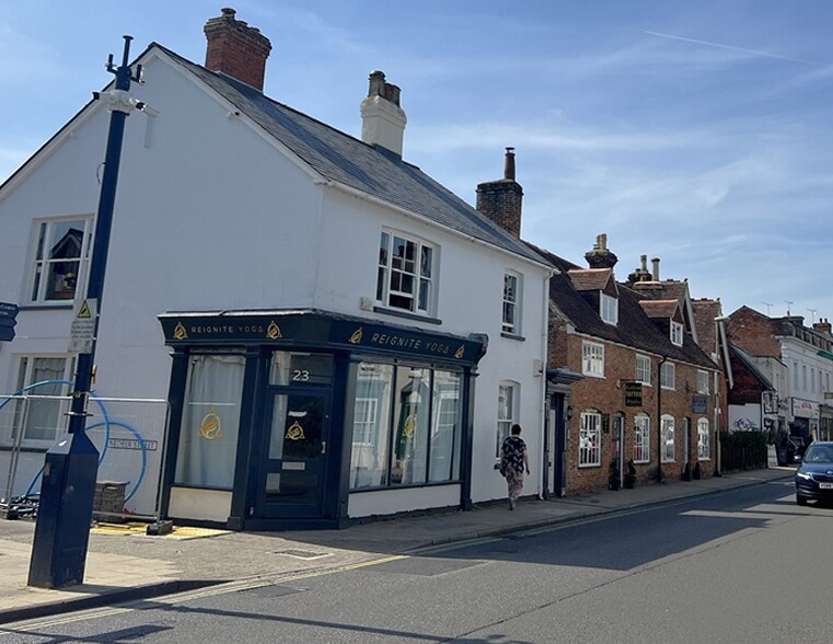 23 Normandy St, Alton to rent - Primary Photo - Image 1 of 1