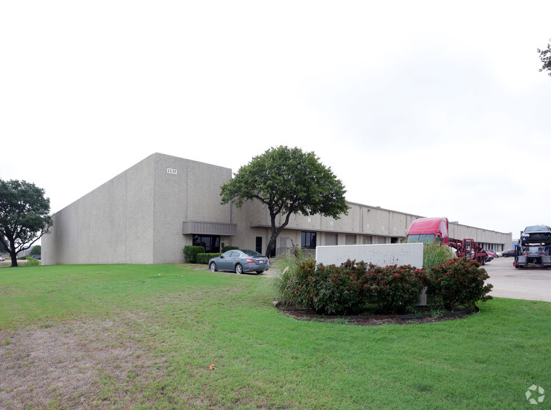 1135 W Trinity Mills Rd, Carrollton, TX for rent - Primary Photo - Image 1 of 5