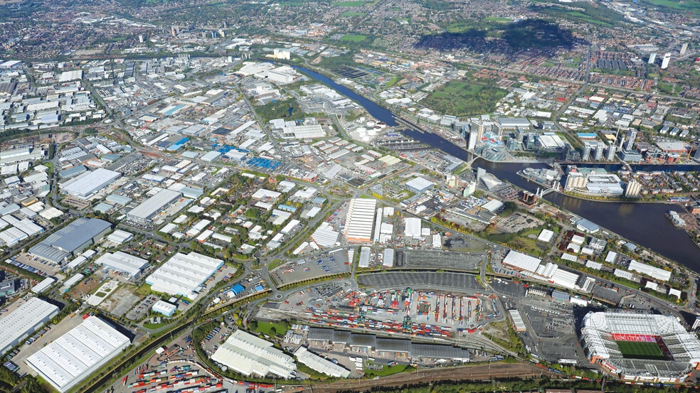Acheson Way, Manchester to rent - Aerial - Image 2 of 3