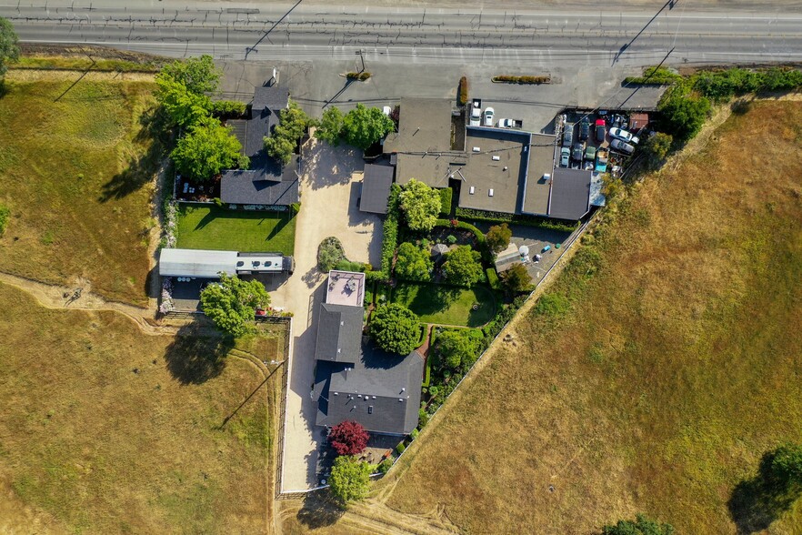 13875-13775 Hwy 12, Glen Ellen, CA for sale - Primary Photo - Image 1 of 1