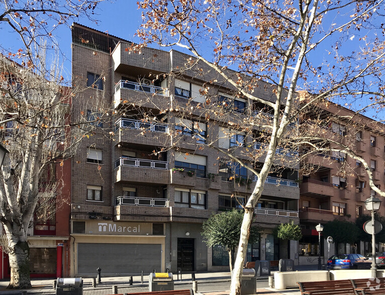 Plaza Salvador, 8, Leganés, Madrid for sale - Building Photo - Image 2 of 2