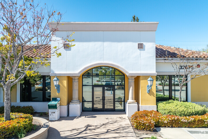 32675 Temecula Pky S, Temecula, CA for rent - Building Photo - Image 3 of 8