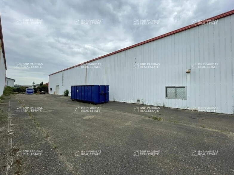 5 A Rue De L'Industrie, Fegersheim to rent - Building Photo - Image 2 of 11