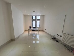 234-236 Whitechapel Rd, London to rent Interior Photo- Image 1 of 13