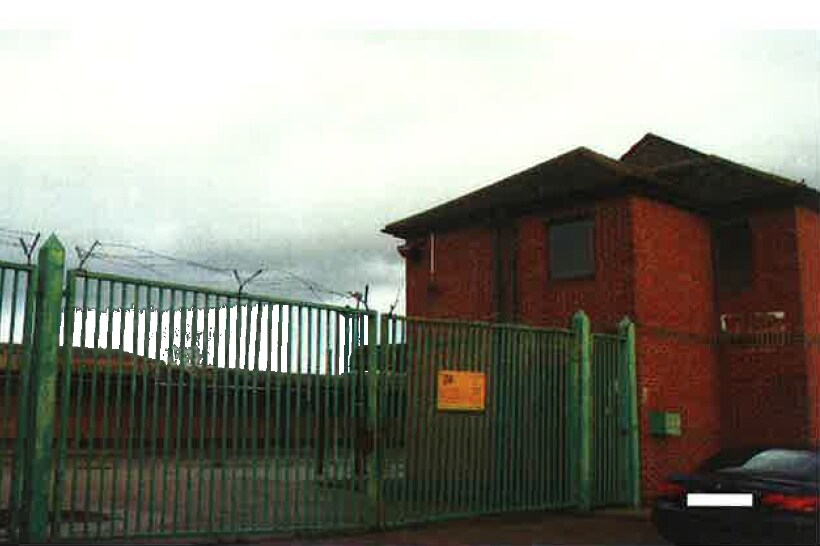 Curzon Dr, Grays to rent Primary Photo- Image 1 of 5