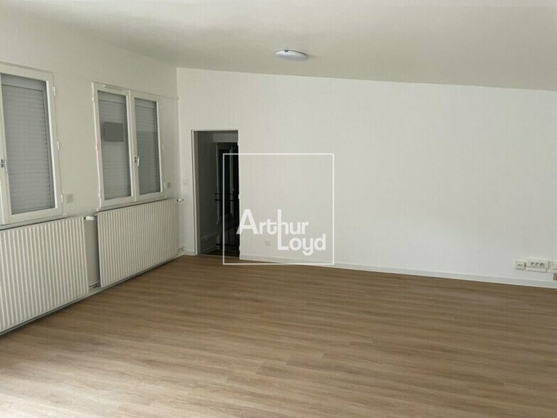 Office in Melun for sale - Interior Photo - Image 3 of 3