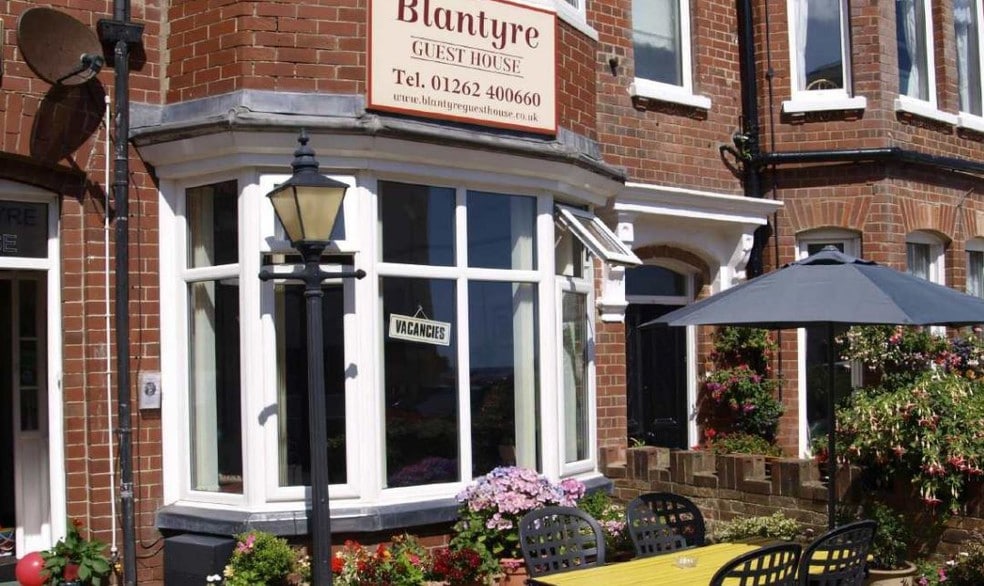 Yorkshire Coastal portfolio portfolio of 4 properties for sale on LoopNet.co.uk - Primary Photo - Image 3 of 4