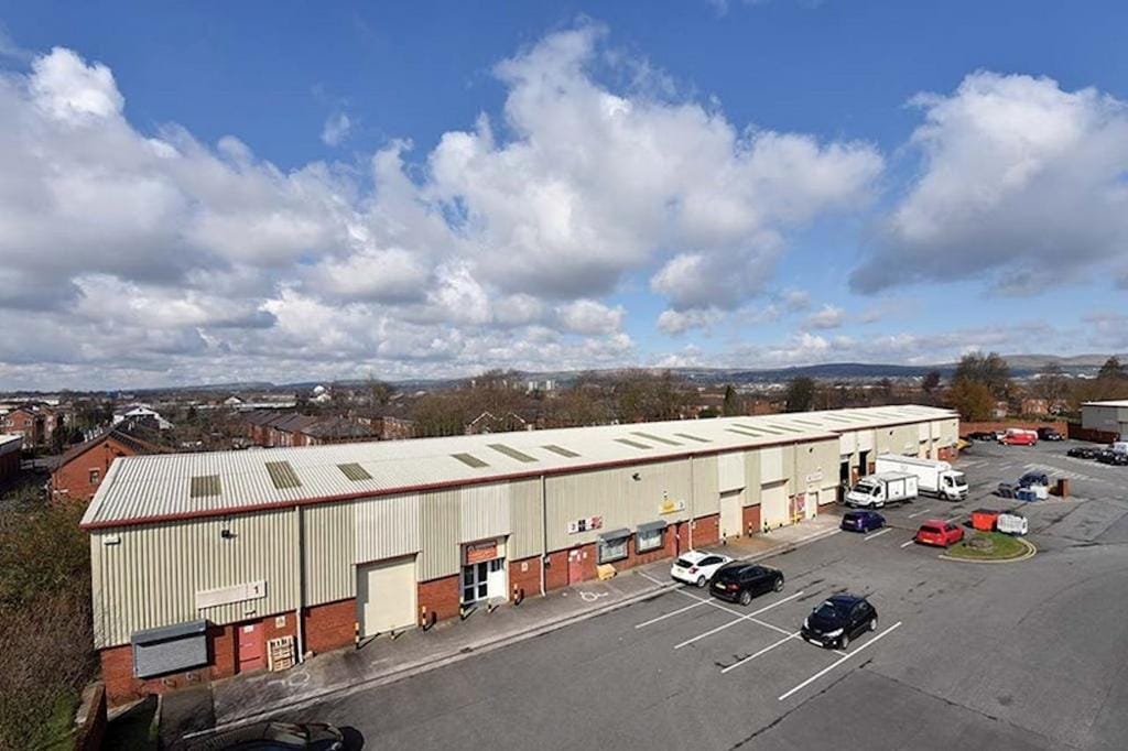 Moss Bridge Rd, Rochdale to rent Building Photo- Image 1 of 6