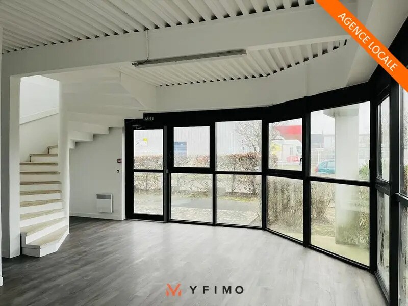 Light Industrial in Coignières to rent Interior Photo- Image 1 of 5