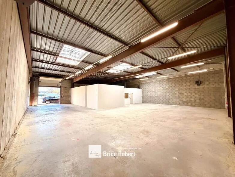 3 Rue Du 35eme Regiment D'Aviation, Bron to rent - Interior Photo - Image 2 of 12