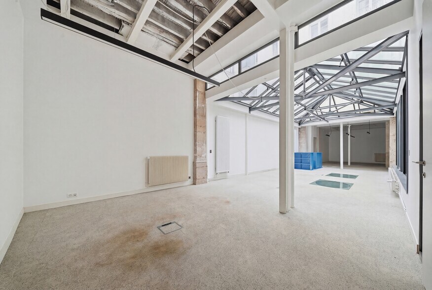 Build-to-Rent in Paris for sale - Building Photo - Image 3 of 13