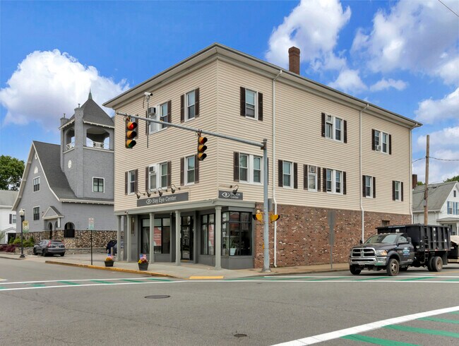 More details for 1-5 N Main St, Mansfield, MA - Retail to Rent