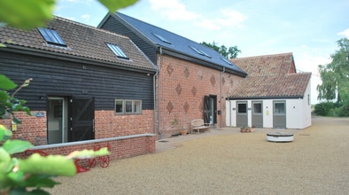 Fullers Hl, Sandy to rent Building Photo- Image 2 of 6