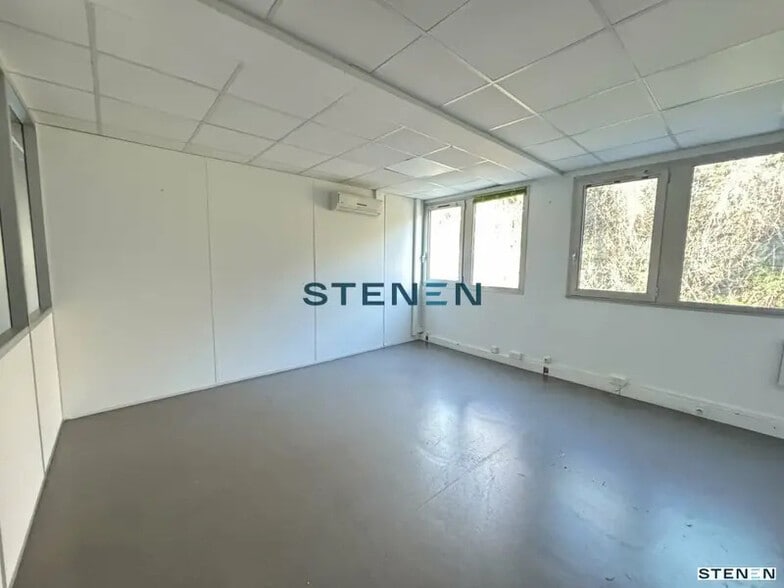 Office in Marseille to rent - Interior Photo - Image 3 of 10