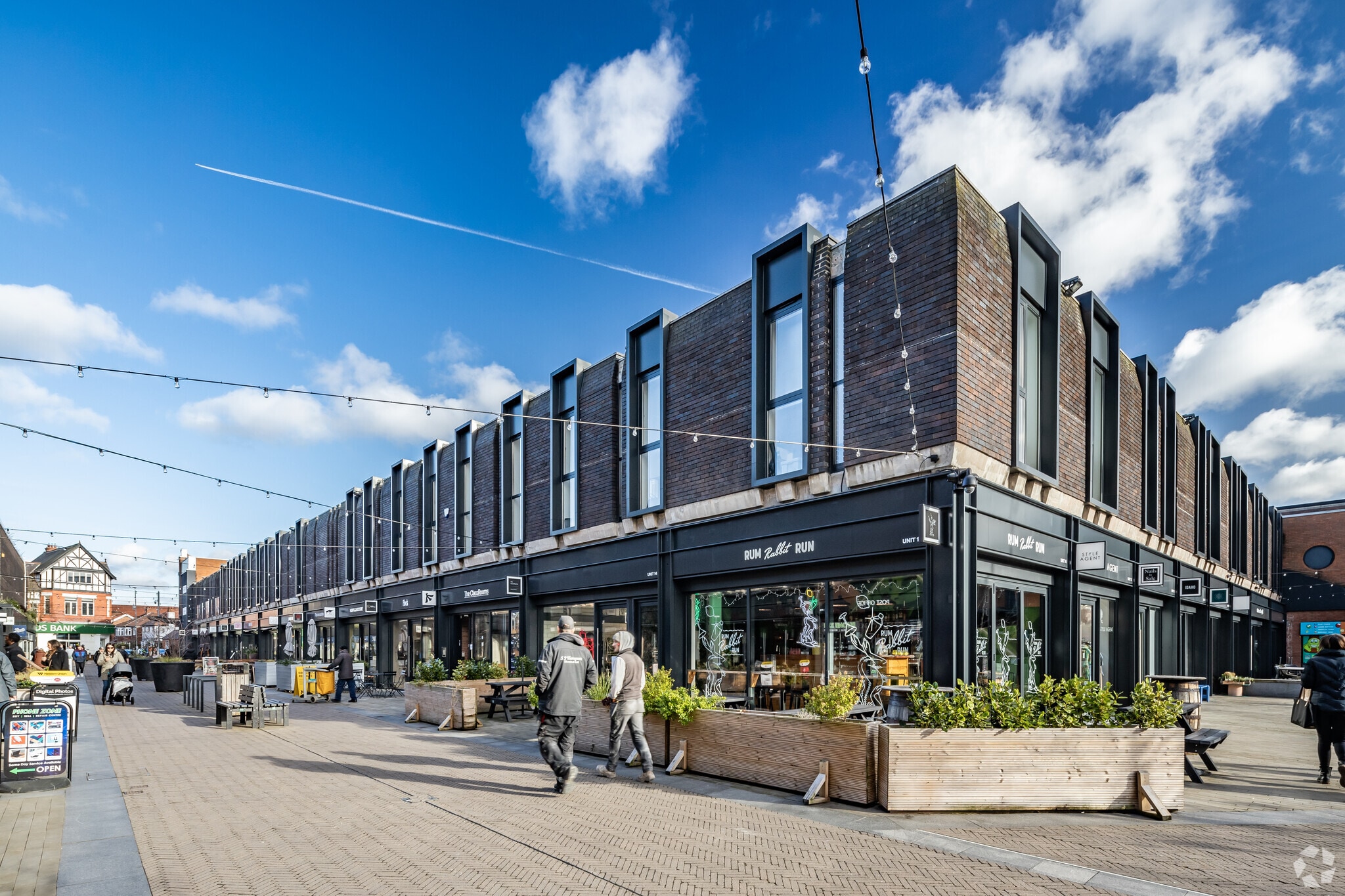 Town Sq, Sale to rent Building Photo- Image 1 of 5