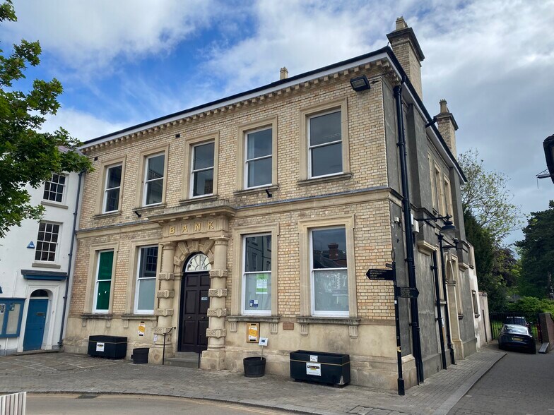 9 Corn Sq, Leominster to rent - Building Photo - Image 1 of 8