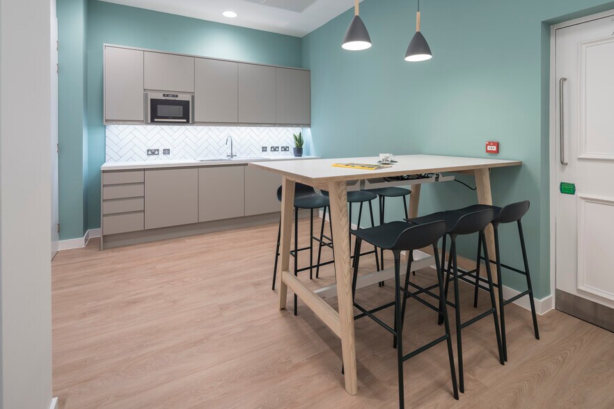 4-6 Throgmorton Ave, London for sale - Interior Photo - Image 1 of 1