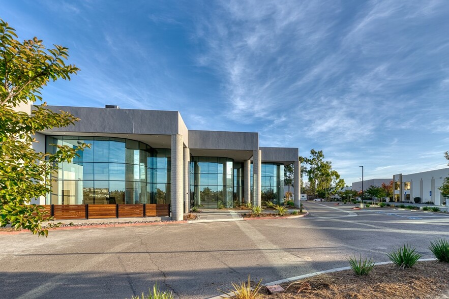 6680 Cobra Way, San Diego, CA for rent - Building Photo - Image 2 of 9