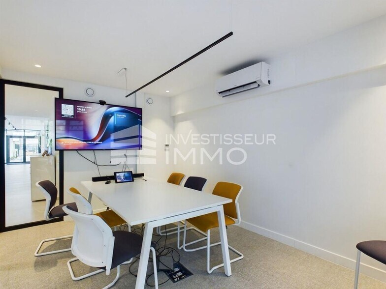 Office in Courbevoie for sale - Building Photo - Image 2 of 29