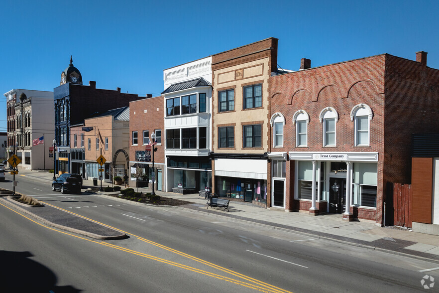 214 S Main St, Findlay, OH for rent - Primary Photo - Image 1 of 3