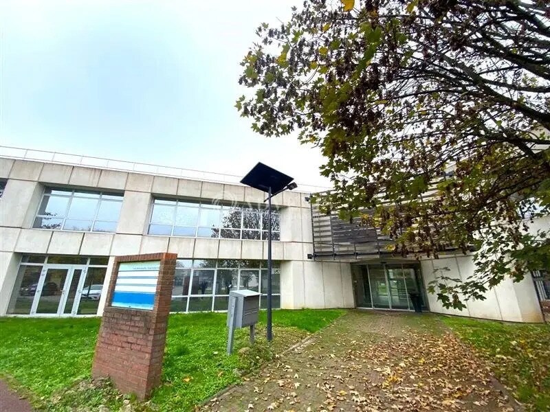 Office in Orly to rent Building Photo- Image 1 of 7