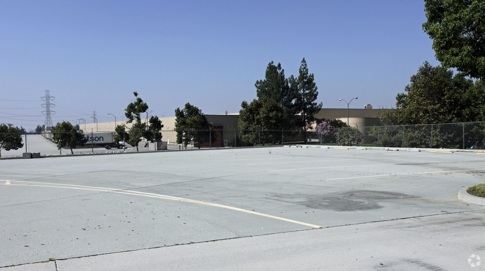 5600 E Airport Dr, Ontario, CA for sale - Primary Photo - Image 1 of 1