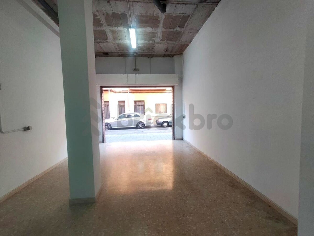 Badalona, BAR 08918 - Unit - -  - Interior Photo - Image 1 of 10