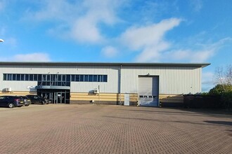 Paycocke Rd, Basildon to rent Building Photo- Image 1 of 5