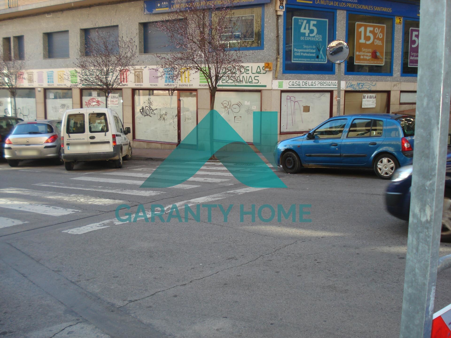 Retail in Cáceres, Cáceres to rent Interior Photo- Image 1 of 3