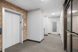 1311 Dolley Madison Blvd, McLean, VA to rent Interior Photo- Image 2 of 9