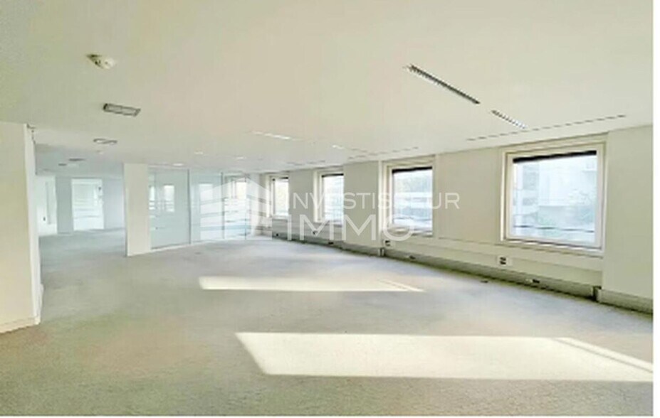 Office in Puteaux La Defense for sale - Interior Photo - Image 2 of 2
