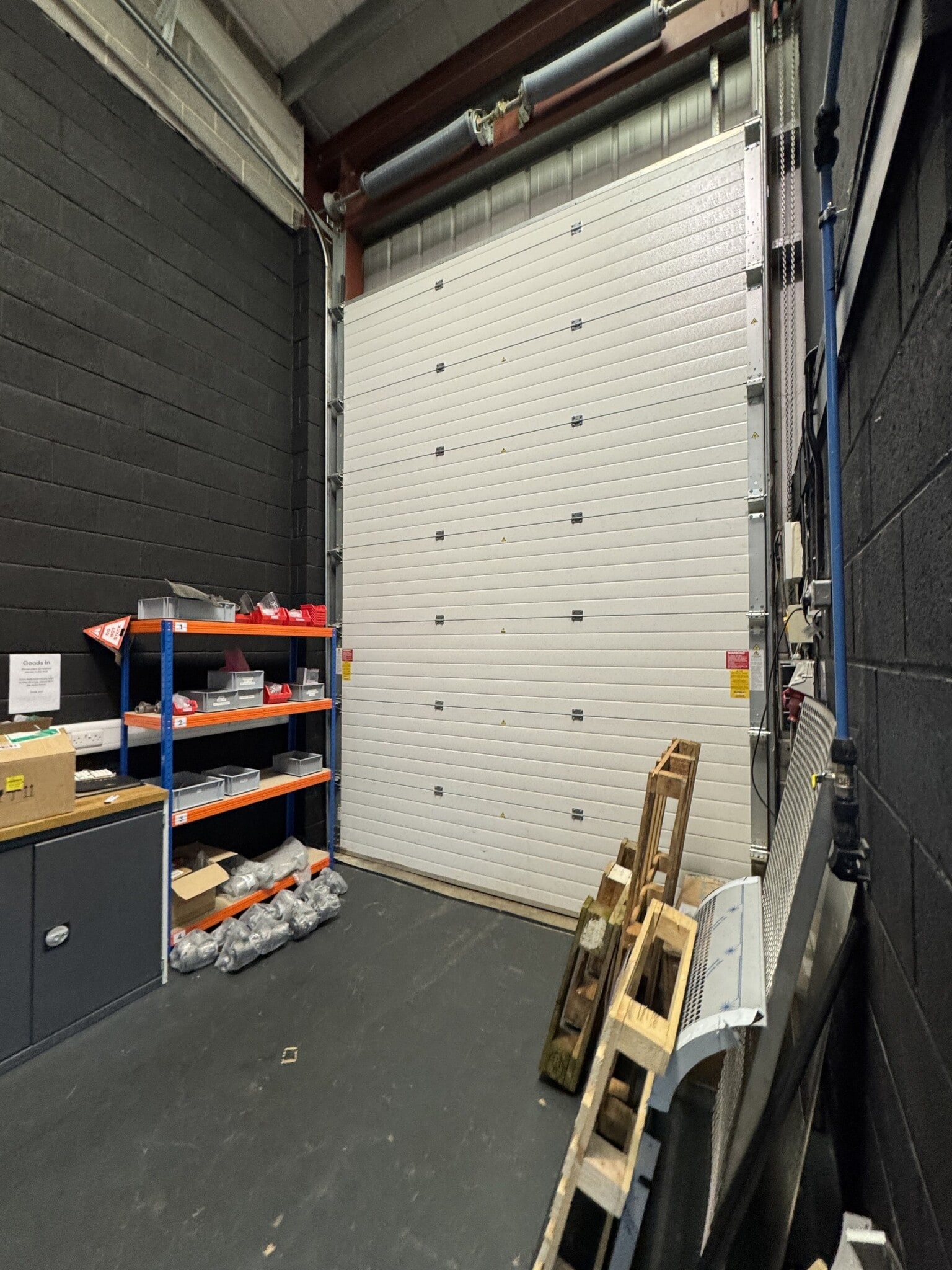 Standback Way, Skelmanthorpe to rent Interior Photo- Image 1 of 3