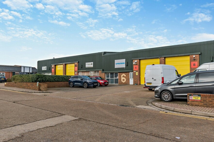 1 Manor Rd, Erith to rent - Building Photo - Image 2 of 7