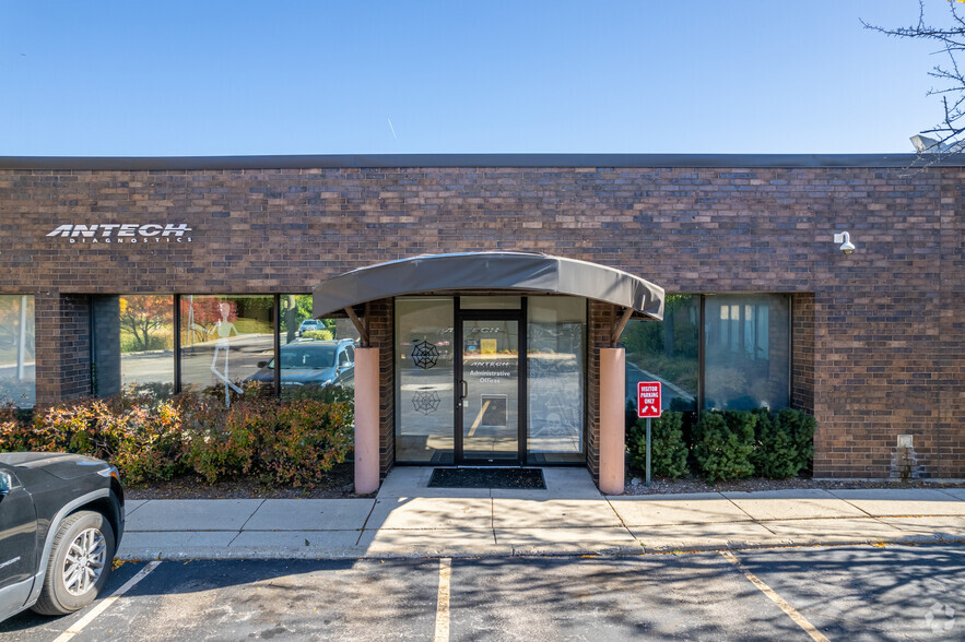 2605 W 22nd St, Oak Brook, IL for rent - Building Photo - Image 1 of 8