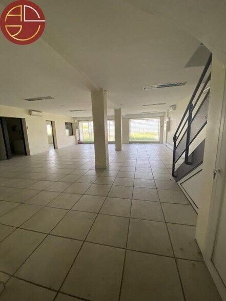 Industrial in Saint-Alban for sale - Interior Photo - Image 2 of 16