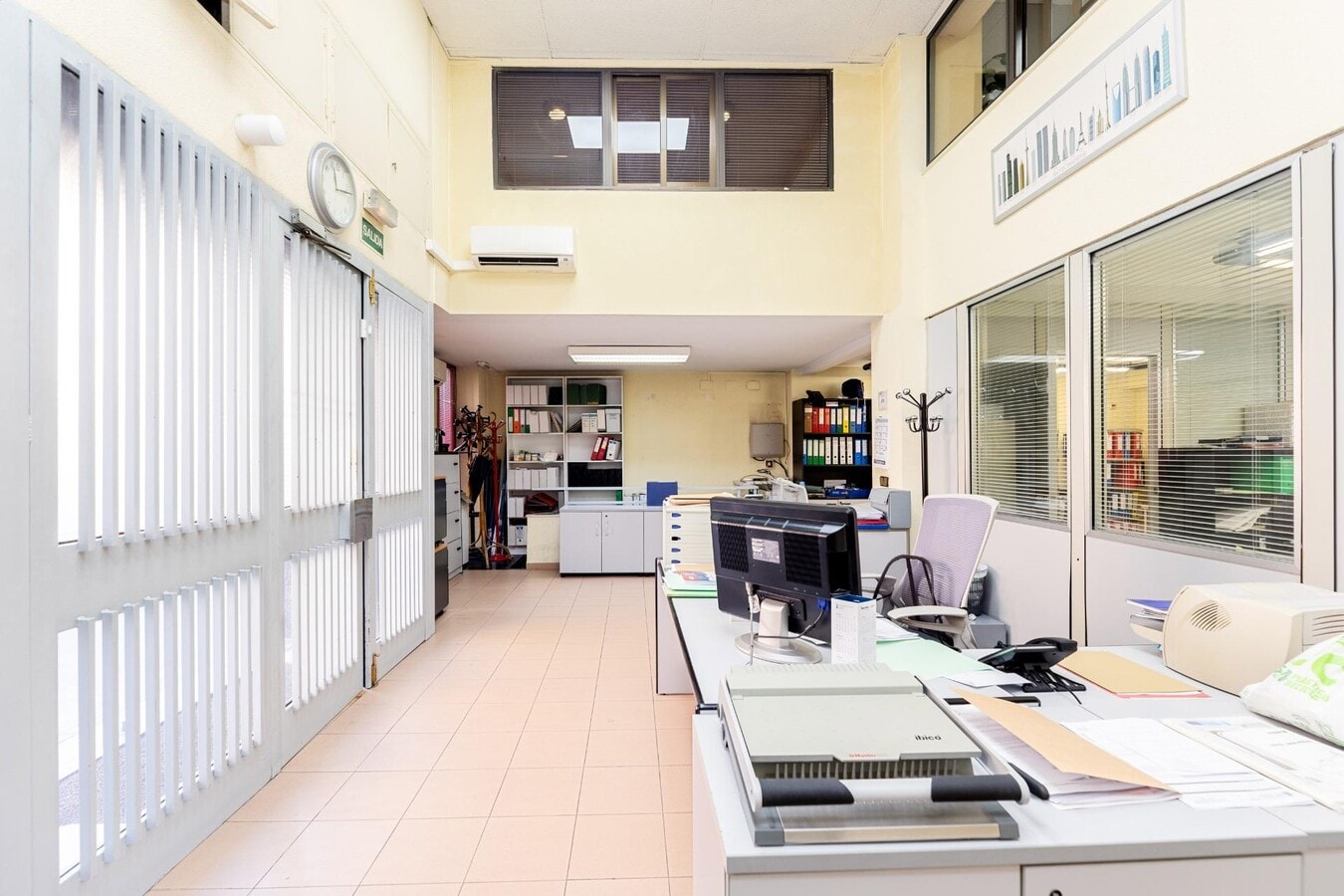 Madrid, MAD 28039 - Unit IZ - - Interior Photo - Image 2 of 17