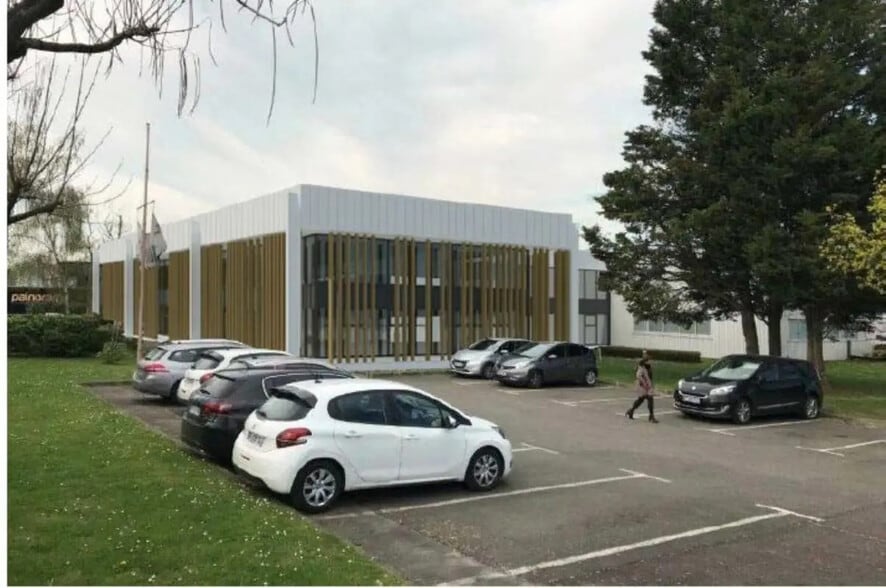 Office in SAINT-OUEN-L'AUMONE to rent - Building Photo - Image 1 of 11