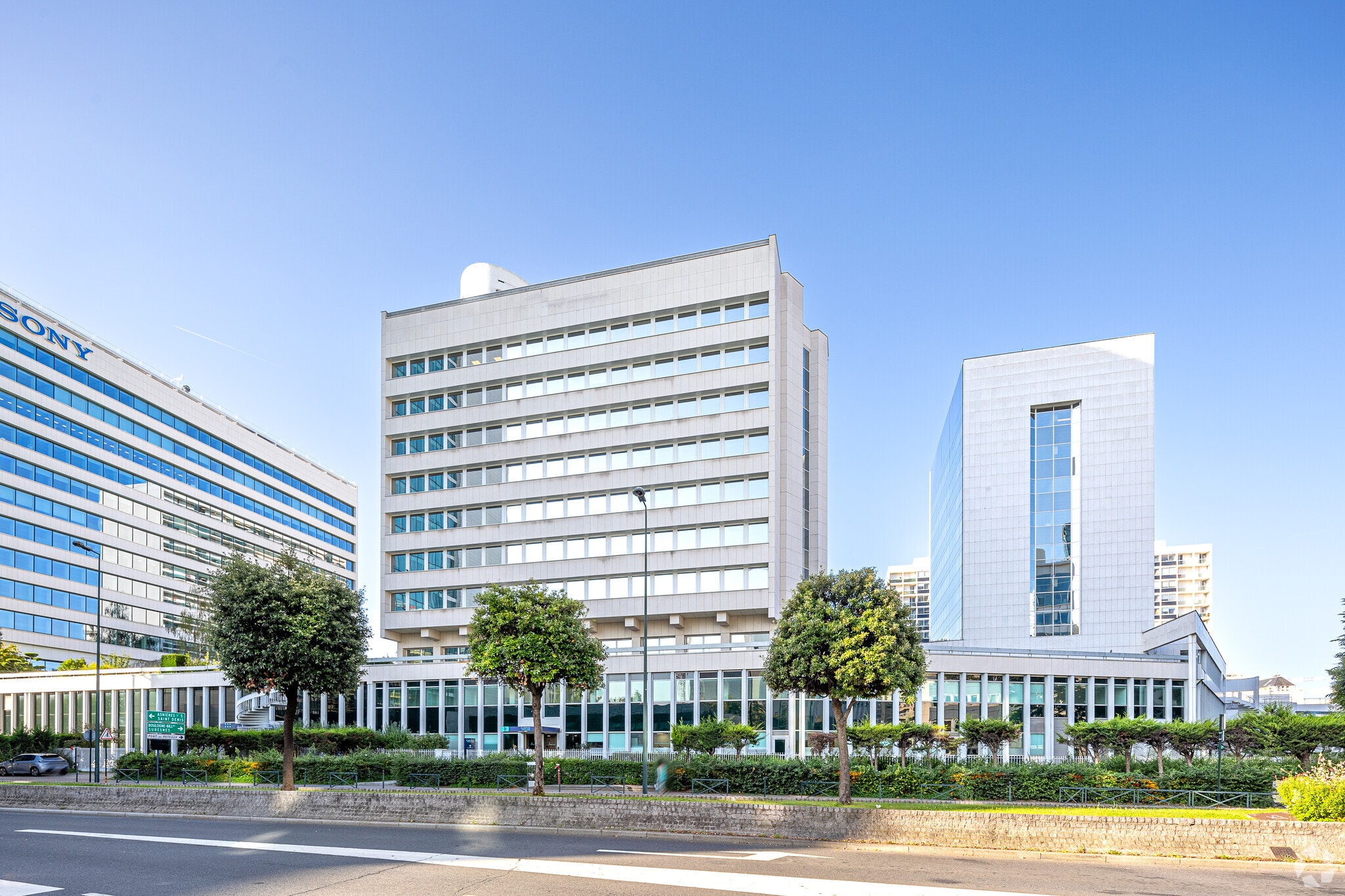 13-15 Rue Jean Jaurès,, Puteaux to rent Primary Photo- Image 1 of 4