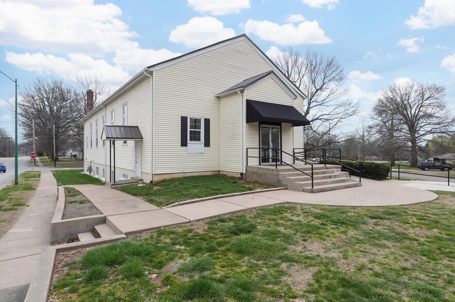 2440 E Seminole St, Springfield, MO for sale - Building Photo - Image 3 of 47