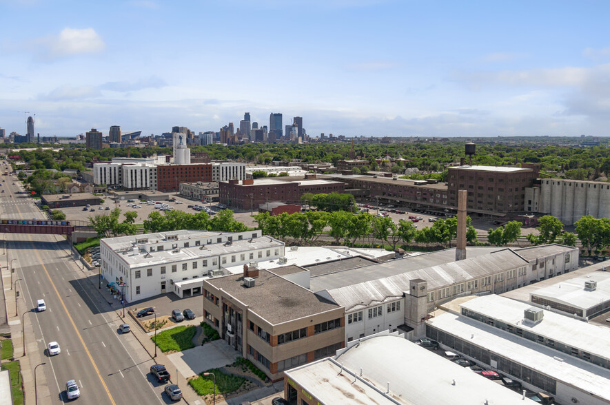 1618-1620 Central Ave NE, Minneapolis, MN for rent - Building Photo - Image 1 of 39