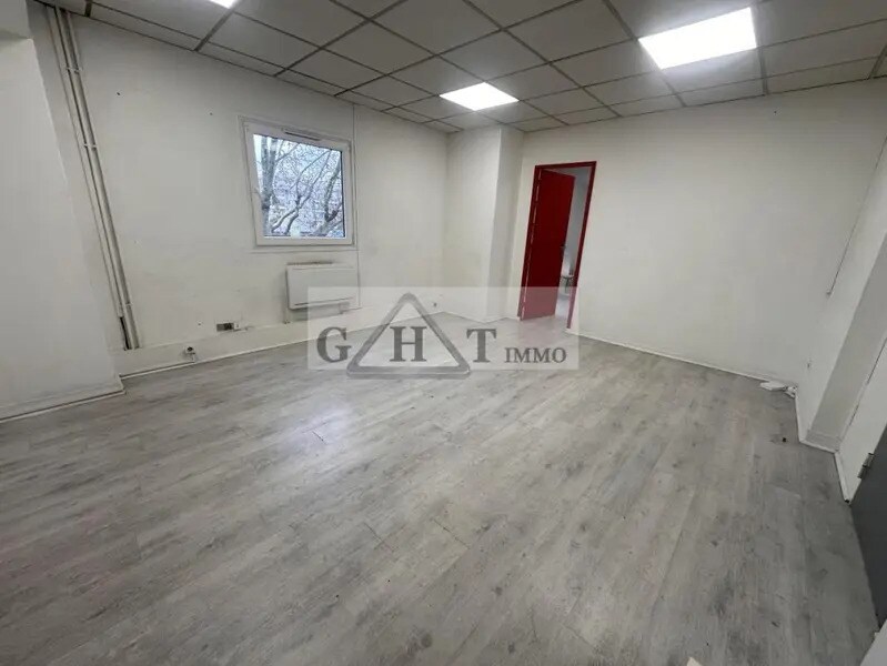 Office in Bonneuil-sur-Marne to rent Interior Photo- Image 1 of 6