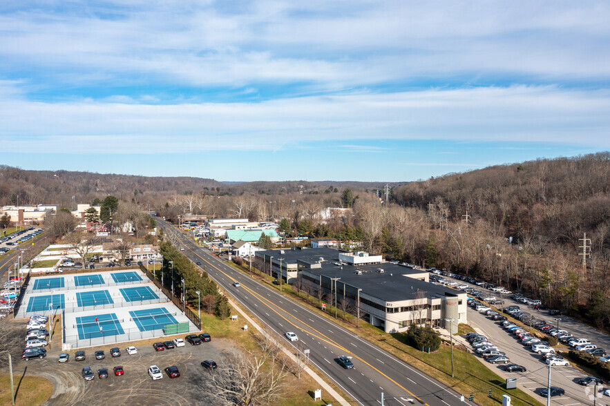 372 Danbury Rd, Wilton, CT for rent - Aerial - Image 2 of 4