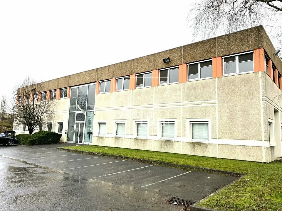 Light Industrial in Ris-Orangis to rent Building Photo- Image 1 of 8