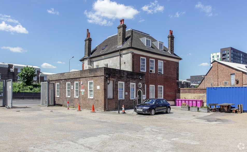 Leaside Business Centre portfolio of 3 properties for sale on LoopNet.co.uk - Building Photo - Image 2 of 10