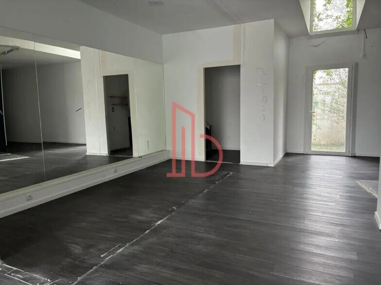 Office in Bègles to rent - Building Photo - Image 3 of 6